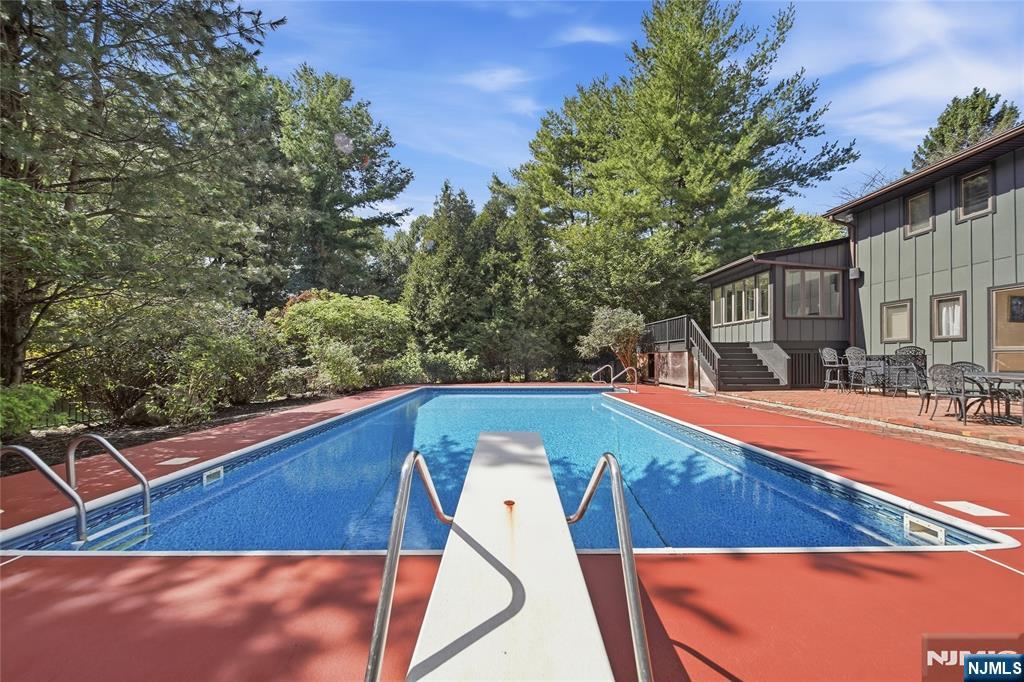 299 Forest Road
