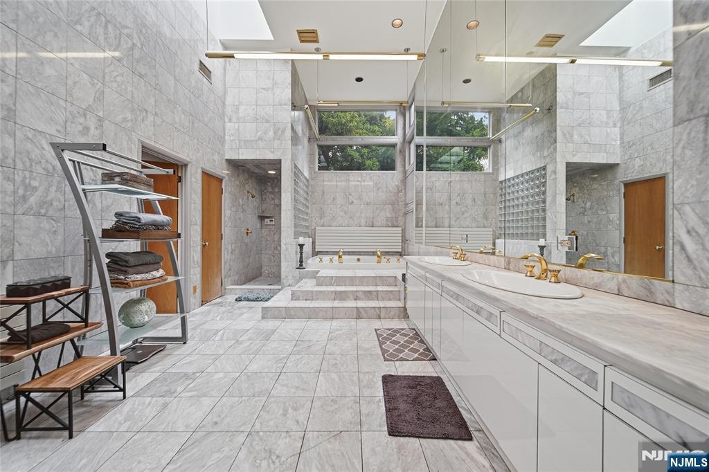 299 Forest Road