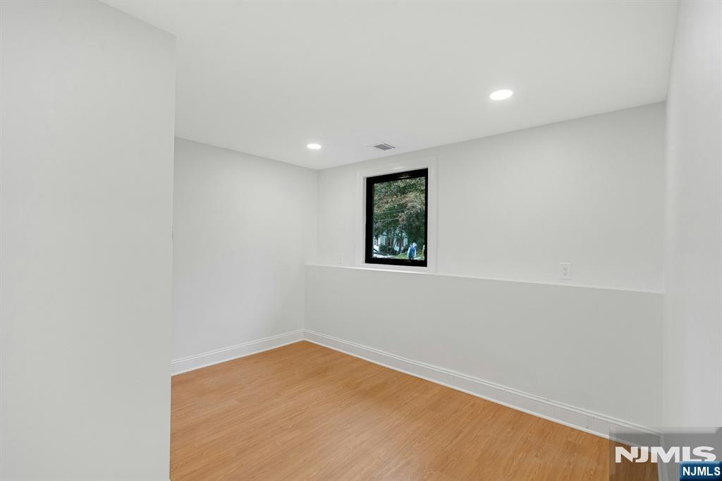 19 Midland Avenue