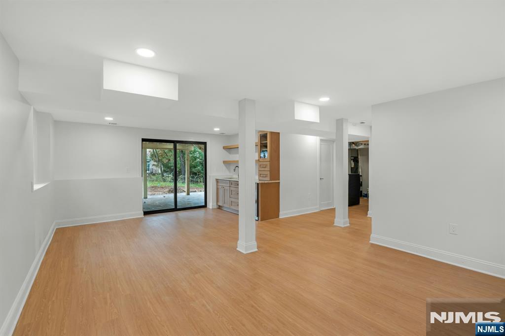 19 Midland Avenue