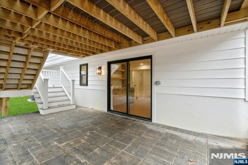 19 Midland Avenue