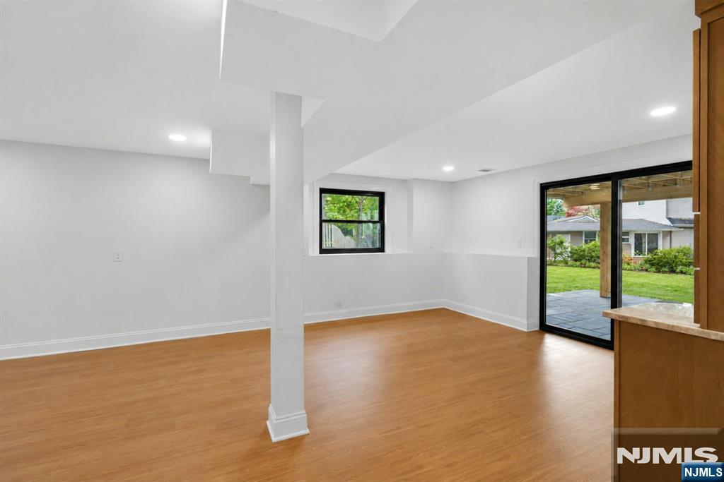 19 Midland Avenue