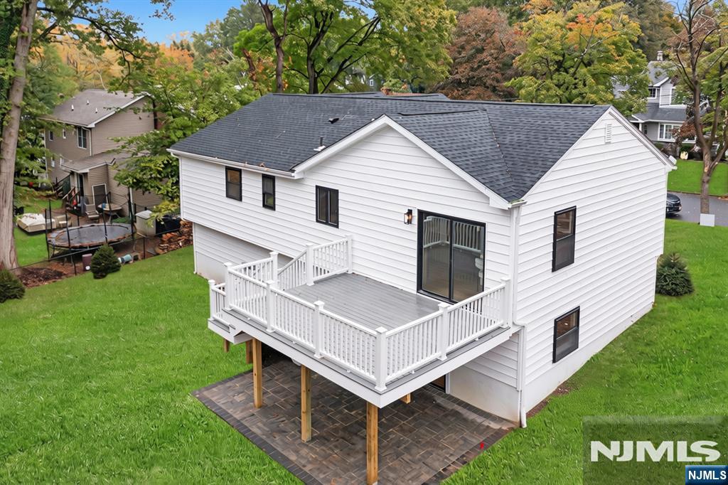 19 Midland Avenue