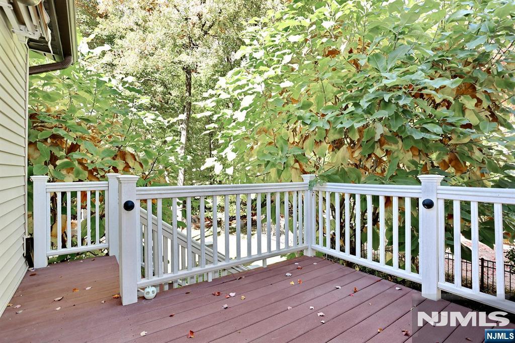 29 Fox Hollow Road