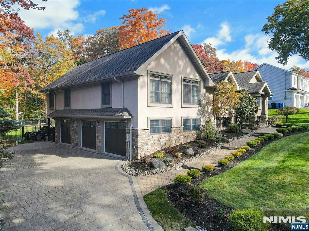 550 Baylor Avenue