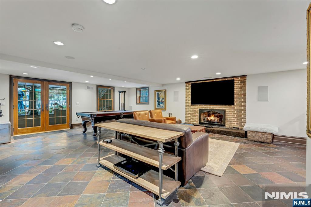 550 Baylor Avenue