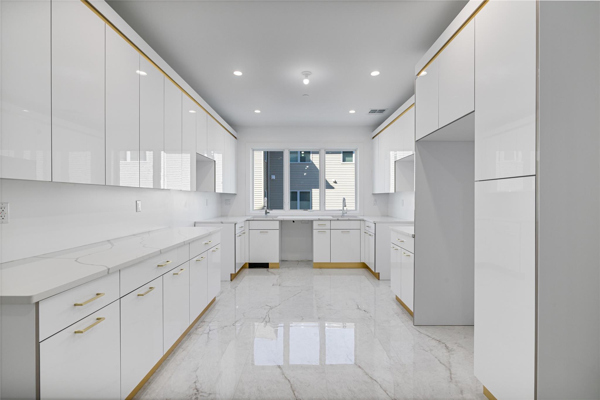 29 Calvert Drive Unit: 214