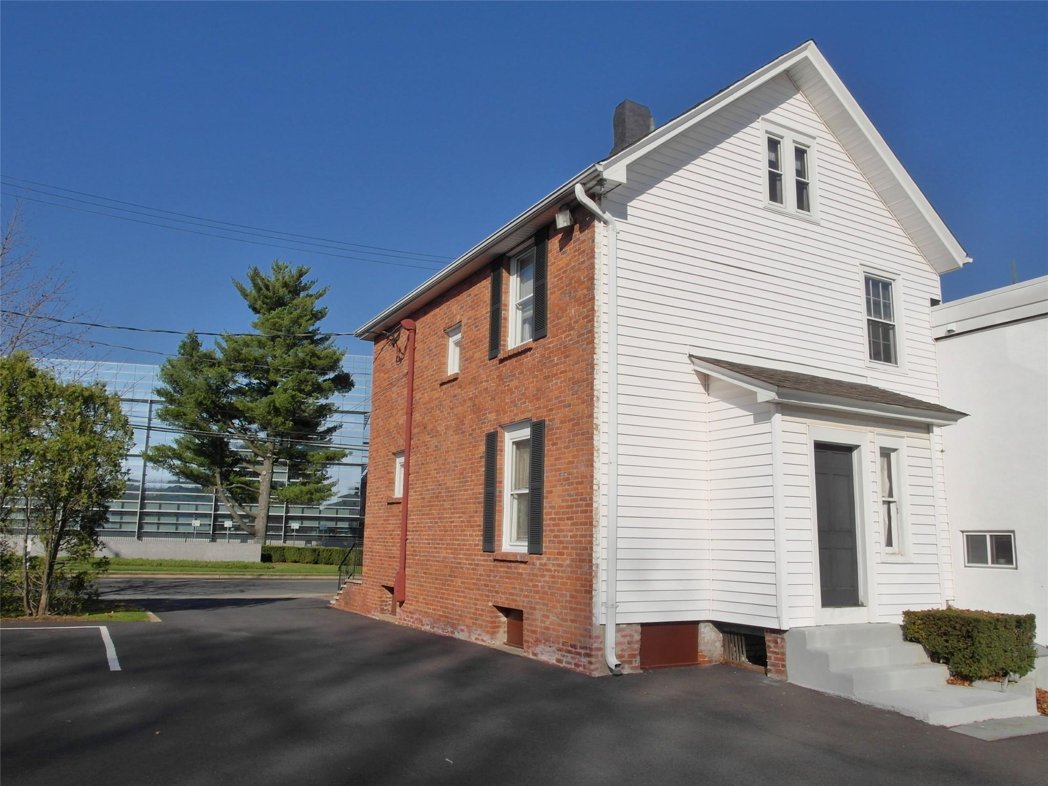137 Lafayette Avenue