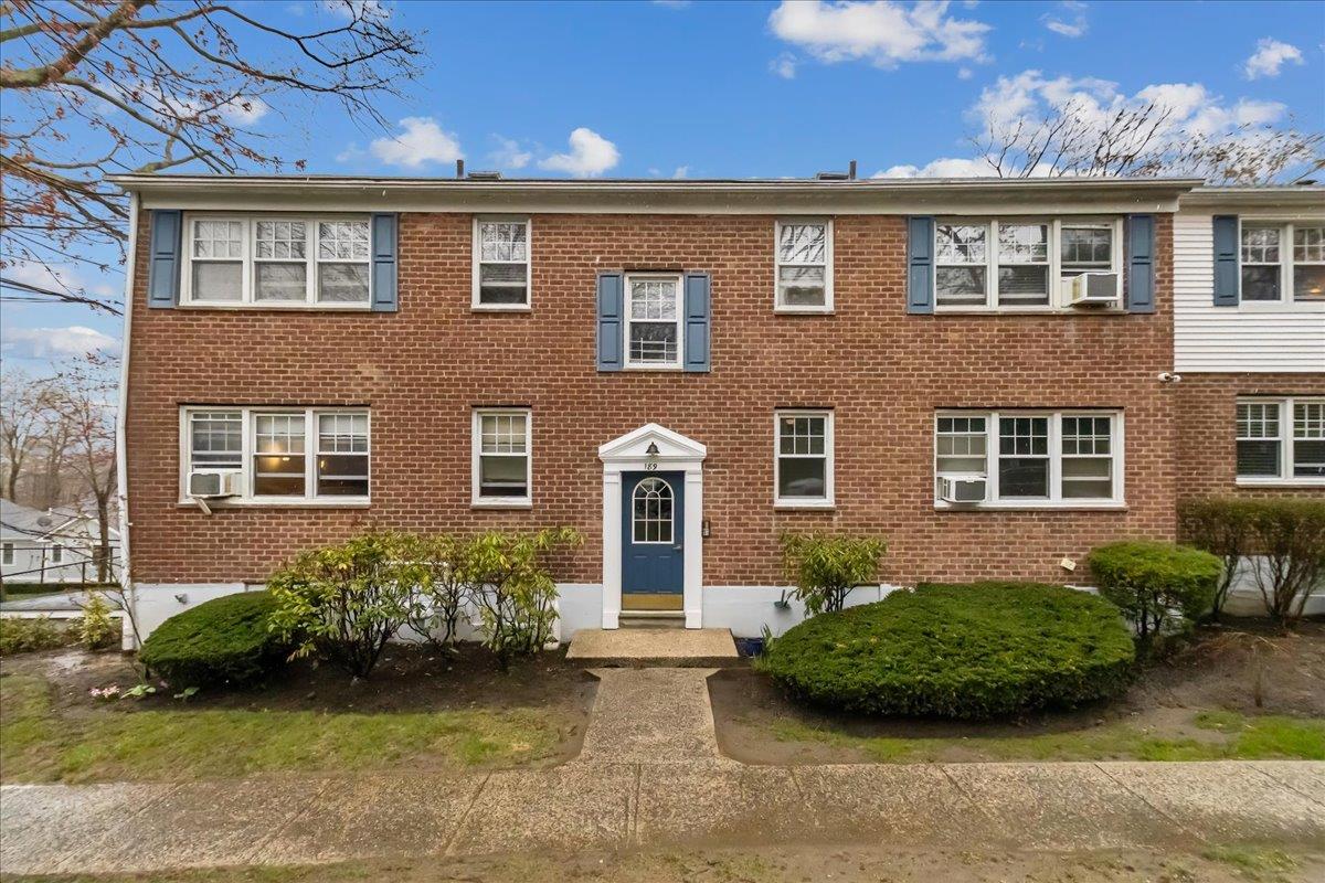189 Columbus Avenue Unit: 1B