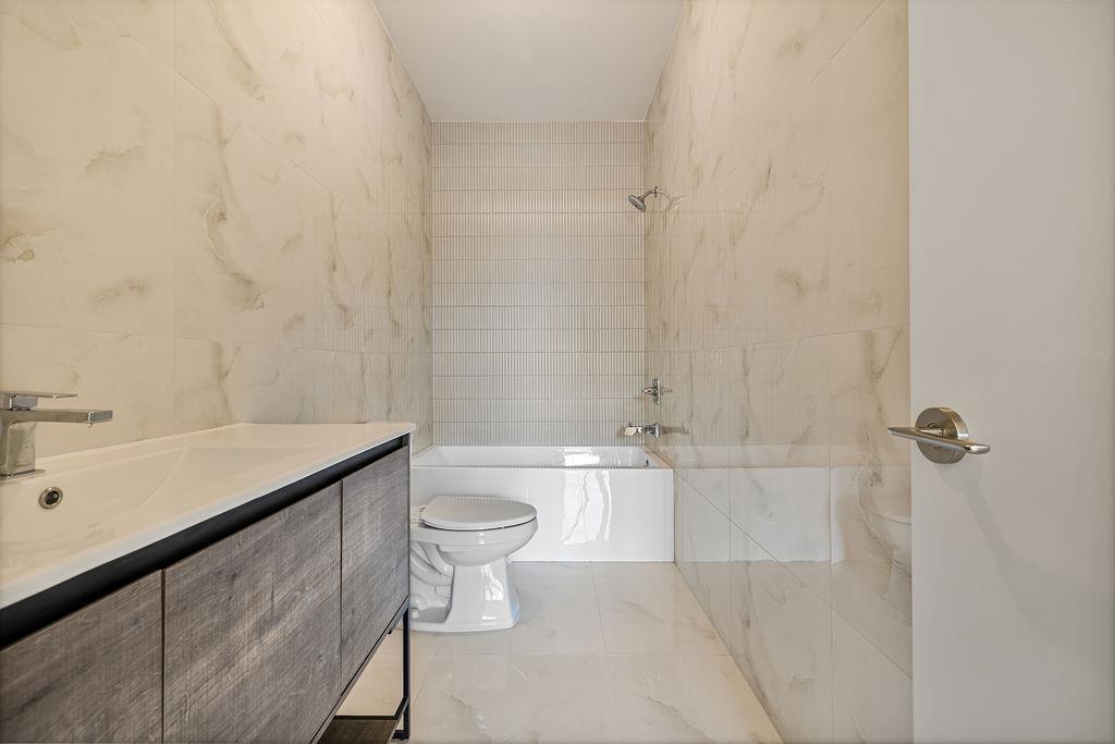 3 E Funston Avenue Unit: 120
