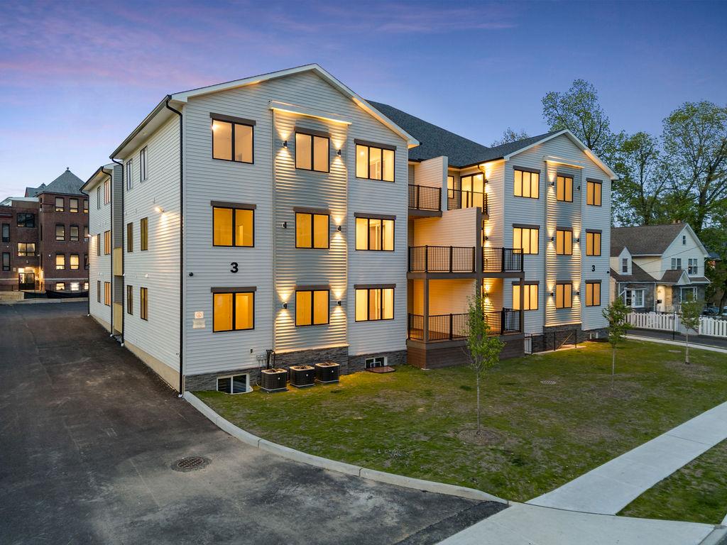 3 E Funston Avenue Unit: 120