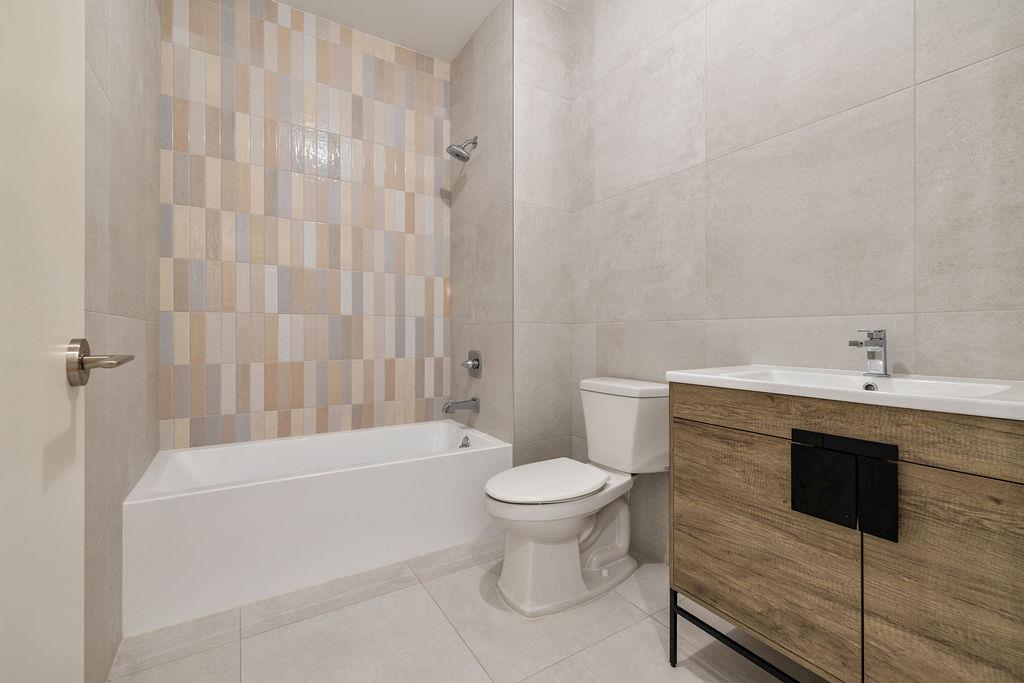 3 E Funston Avenue Unit: 120