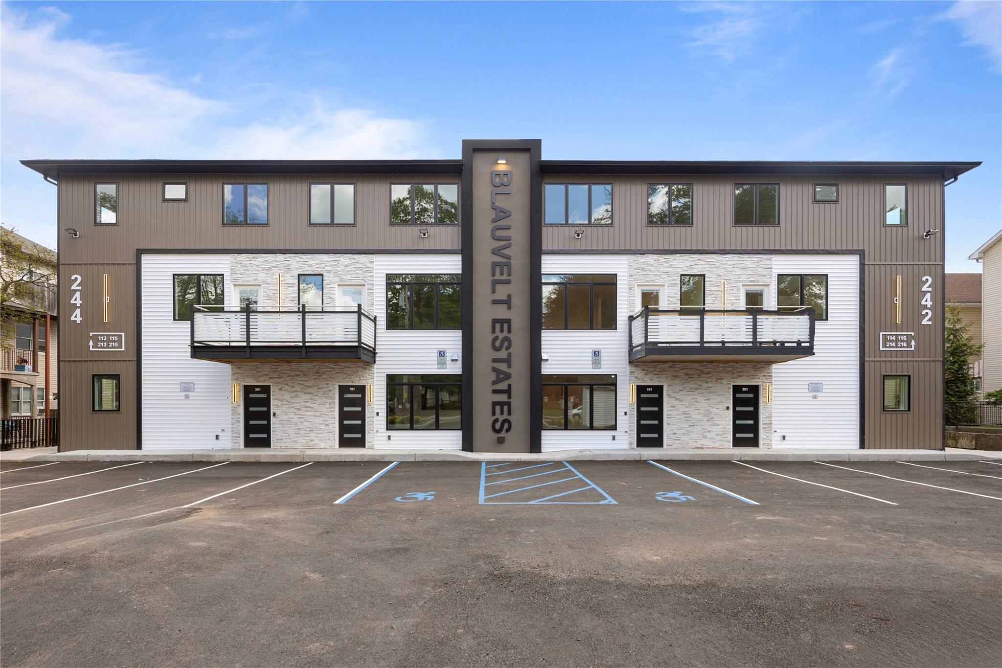 242 Blauvelt Road Unit: 101