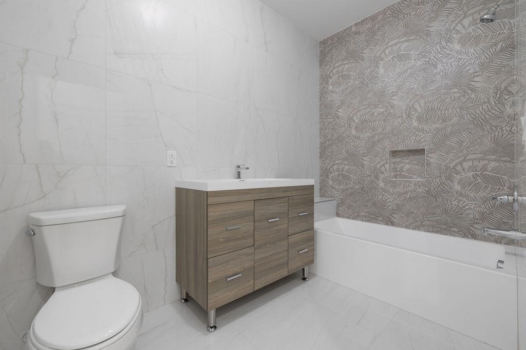 242 Blauvelt Road Unit: 101