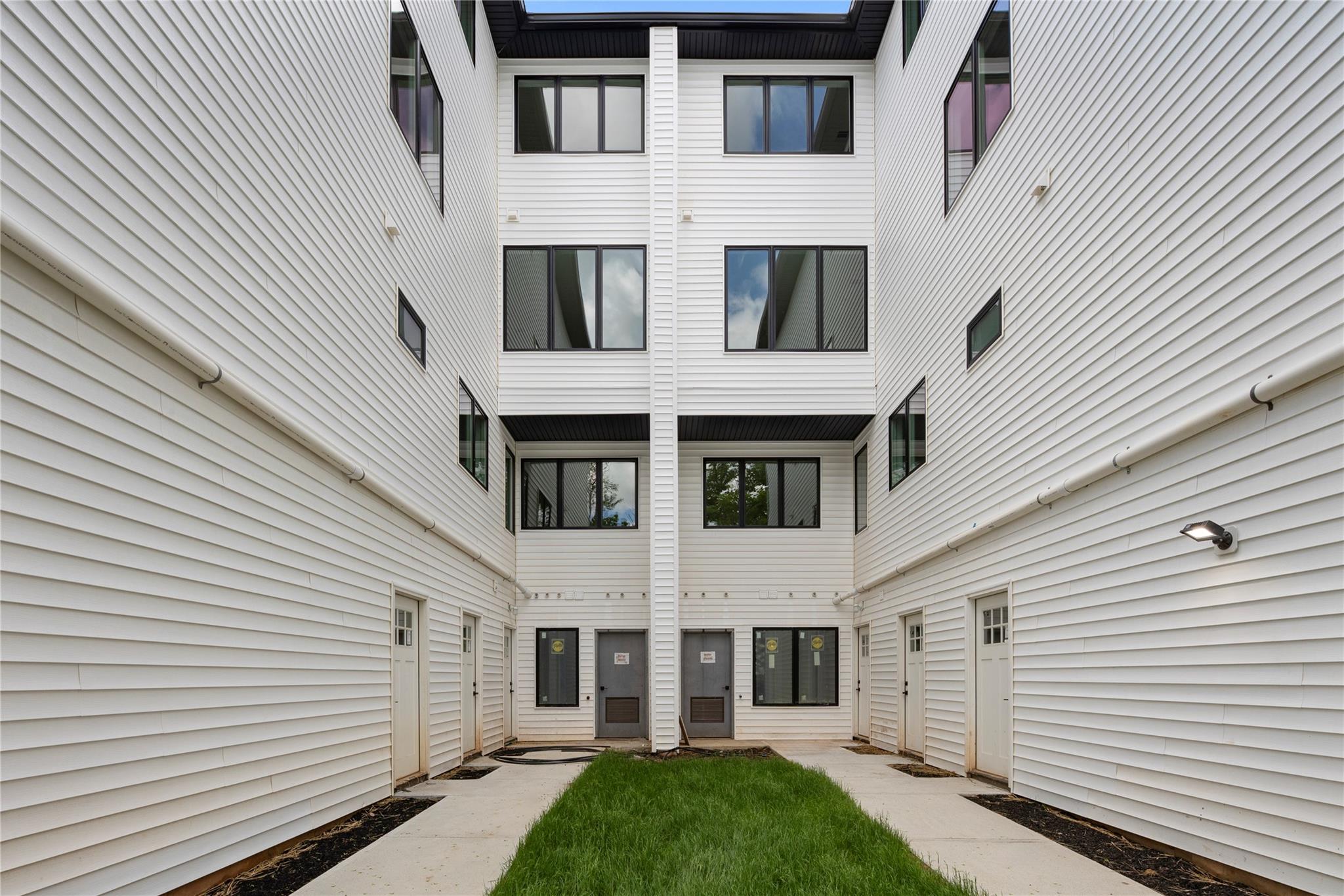 242 Blauvelt Road Unit: 101