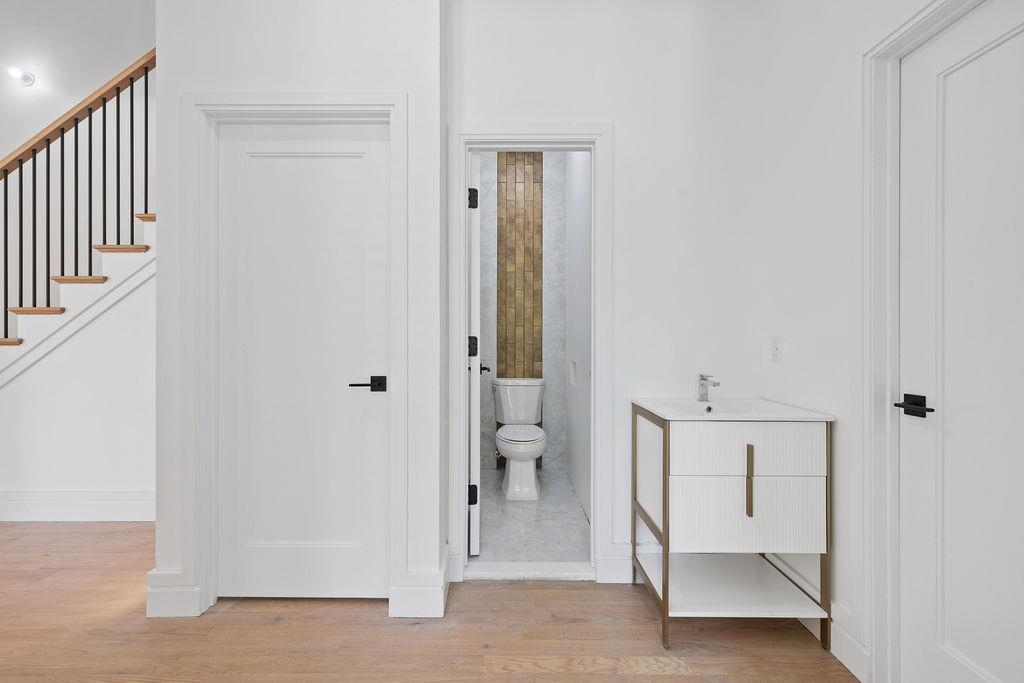 242 Blauvelt Road Unit: 201