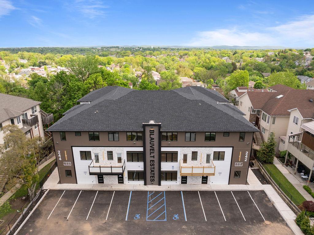 242 Blauvelt Road Unit: 201