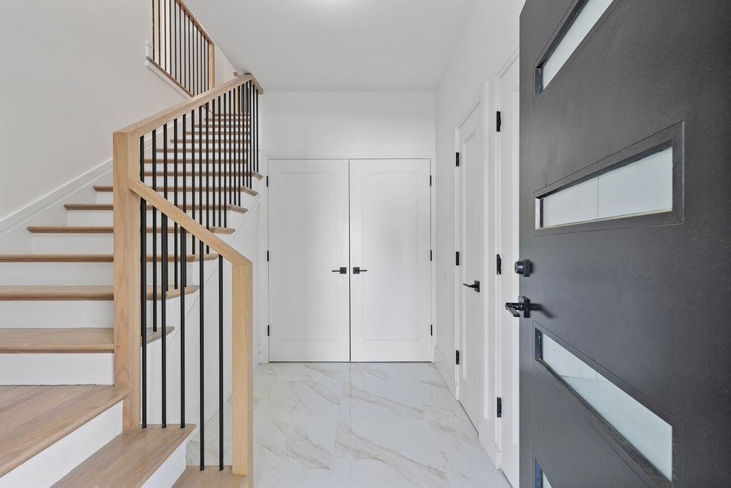 242 Blauvelt Road Unit: 201