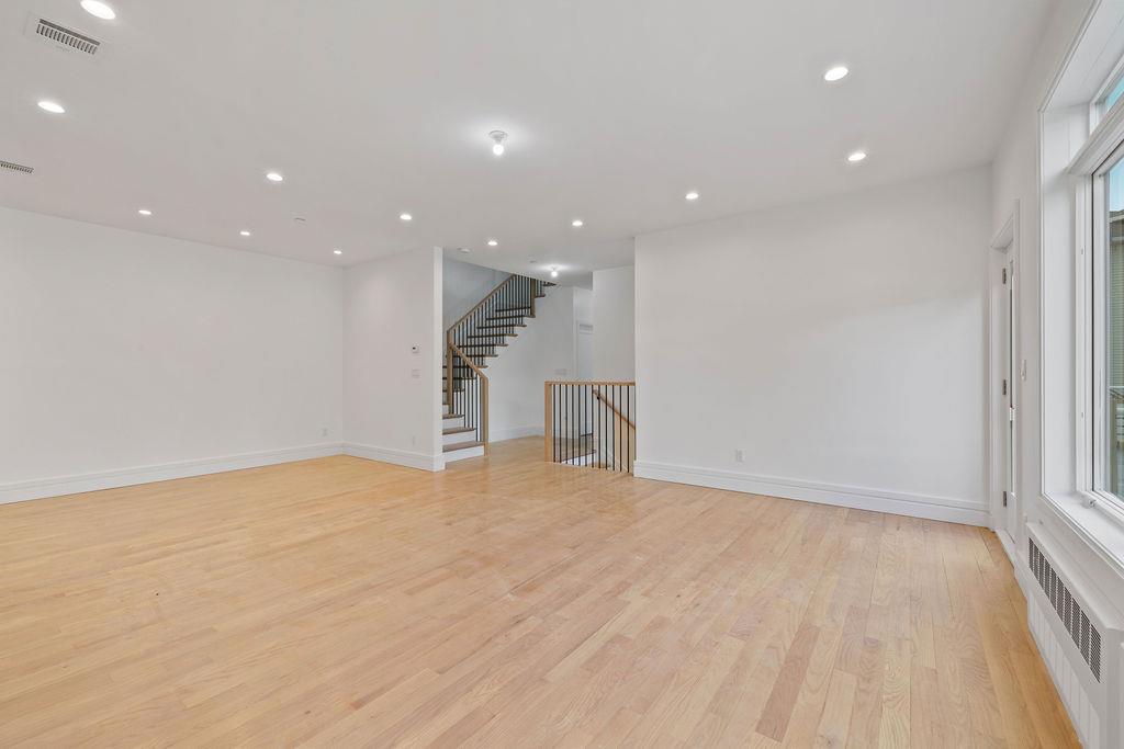 242 Blauvelt Road Unit: 201