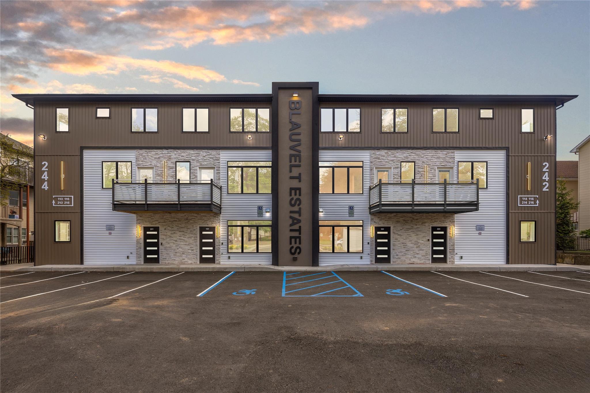 242 Blauvelt Road Unit: 201