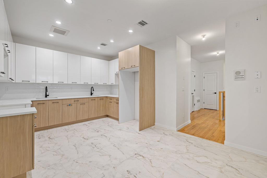 19 Rita Avenue Unit: 214