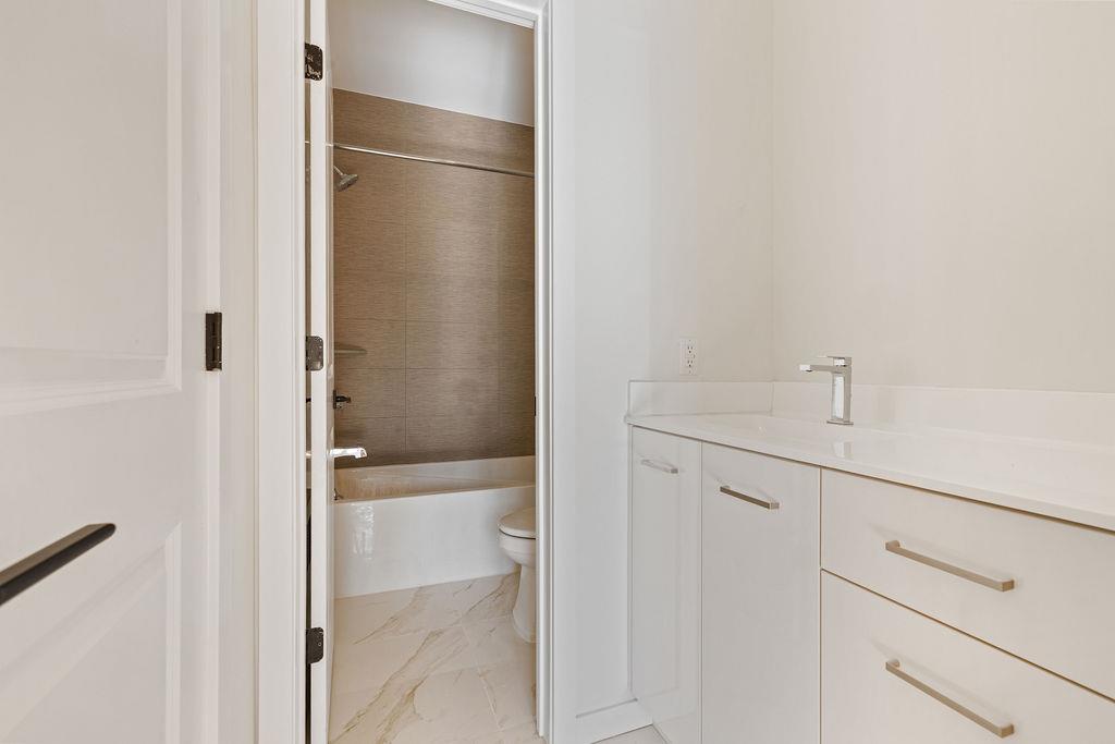 19 Rita Avenue Unit: 214