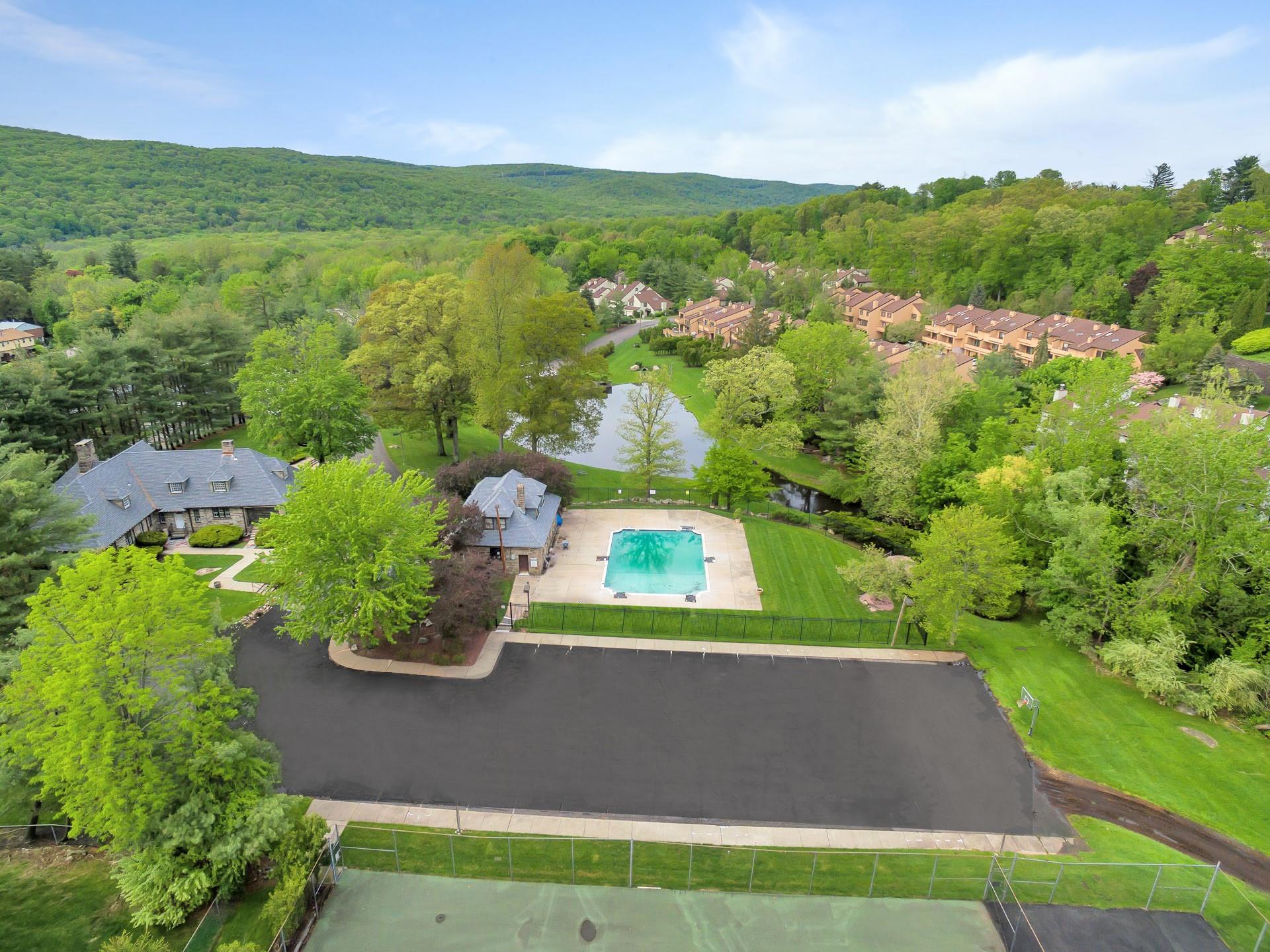 6 Chippewa Court