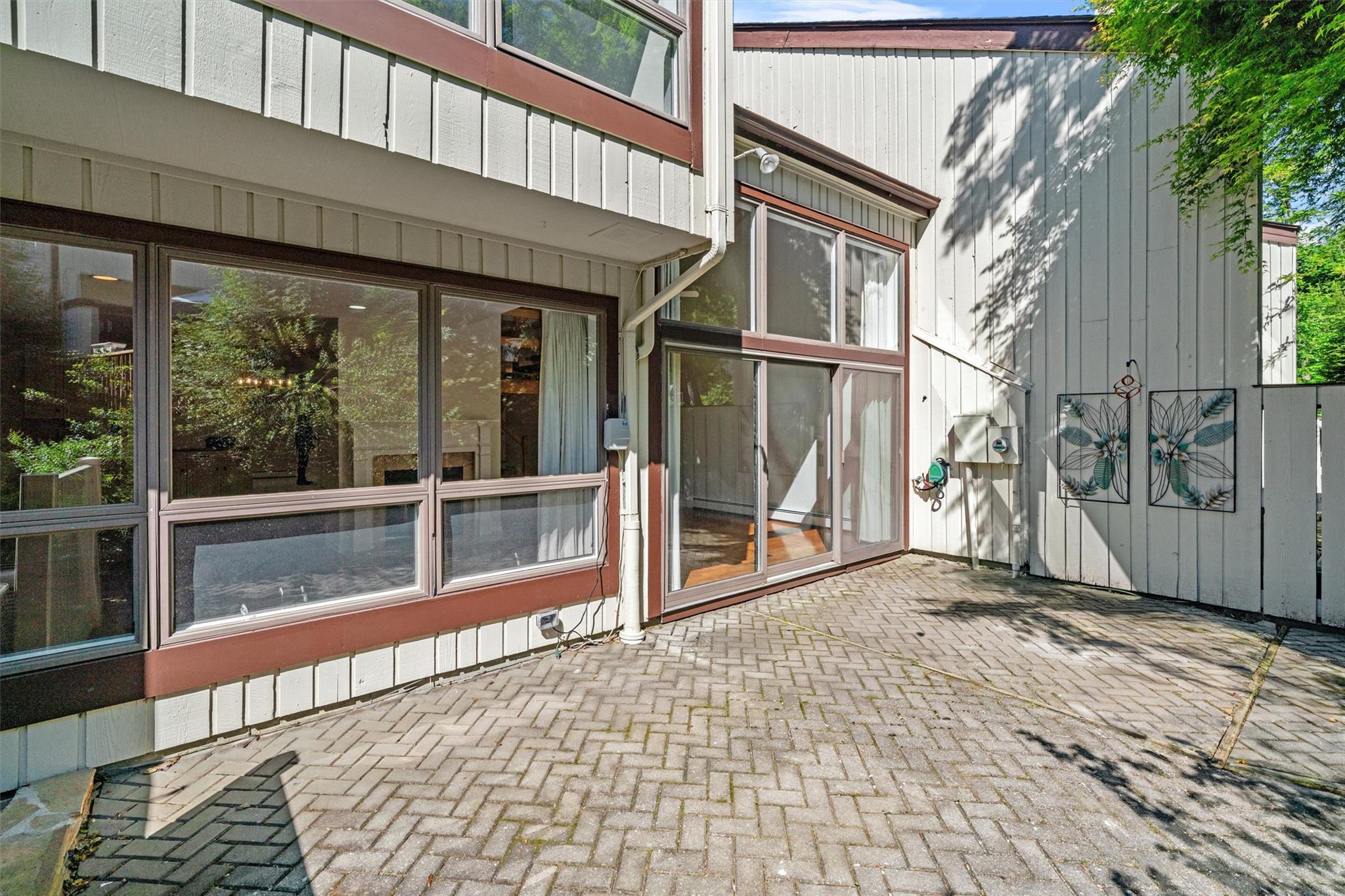 6 Chippewa Court