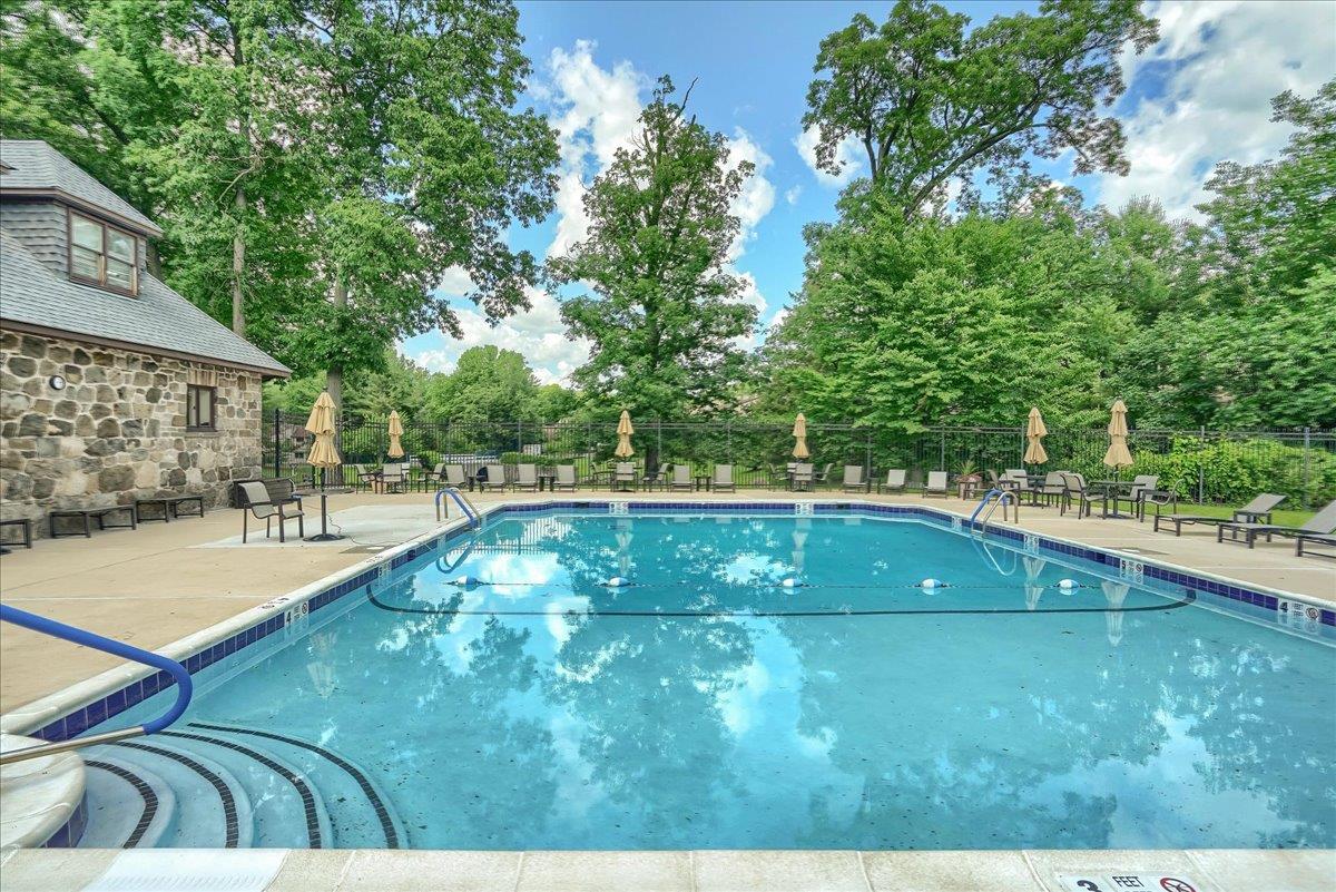 6 Chippewa Court