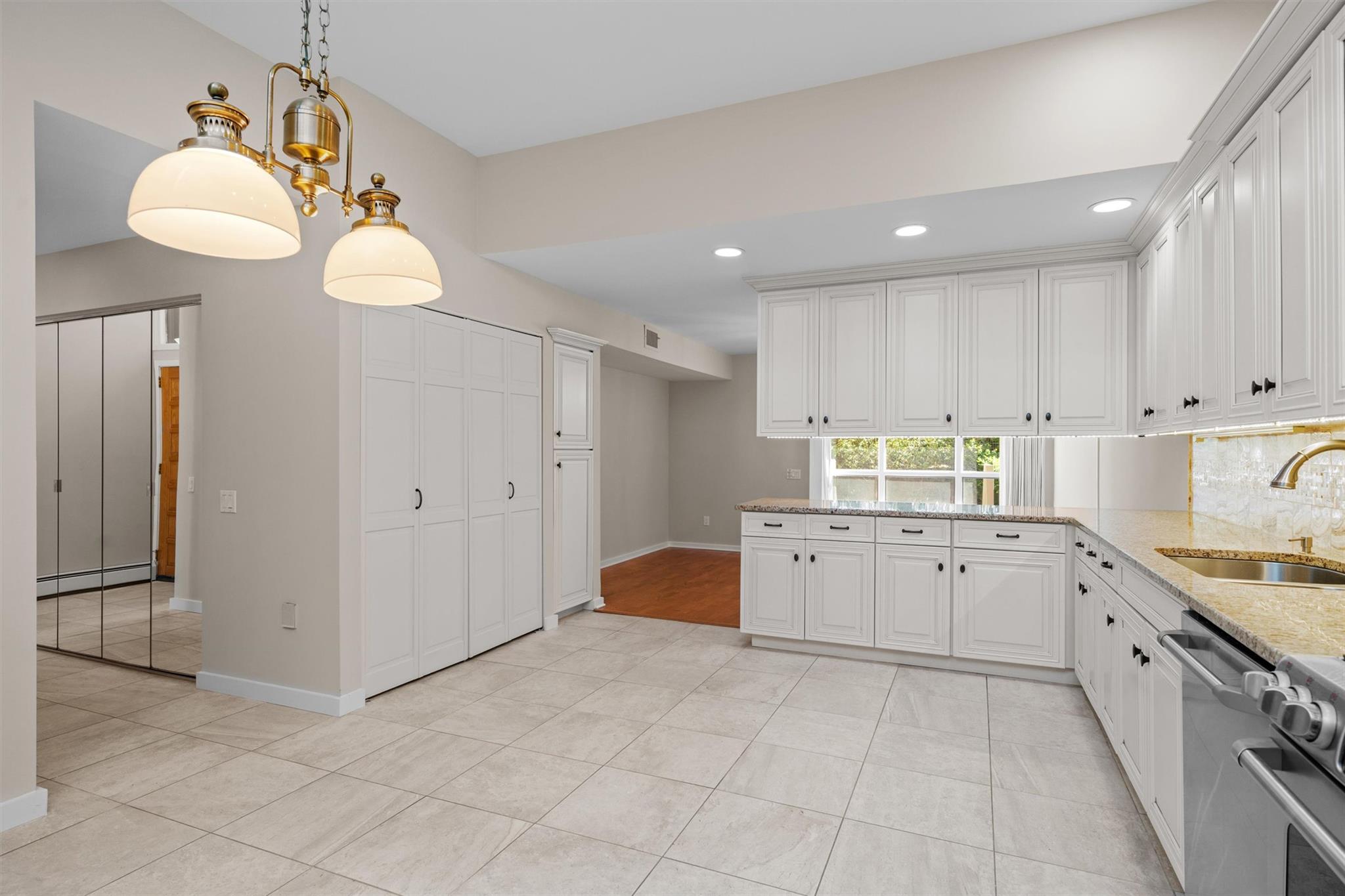 6 Chippewa Court
