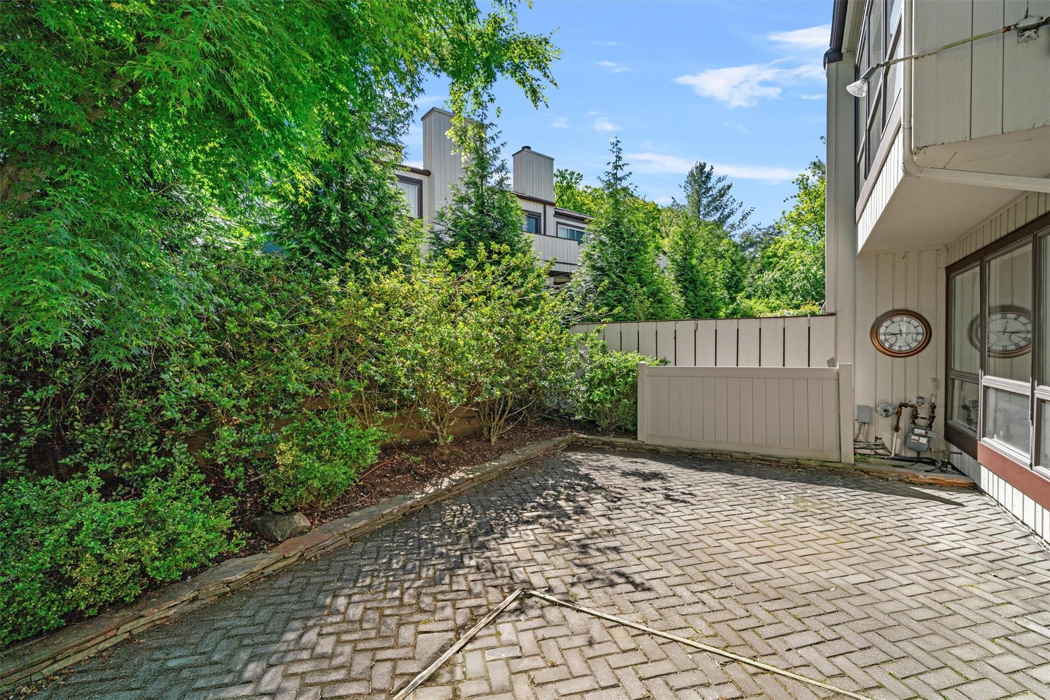 6 Chippewa Court