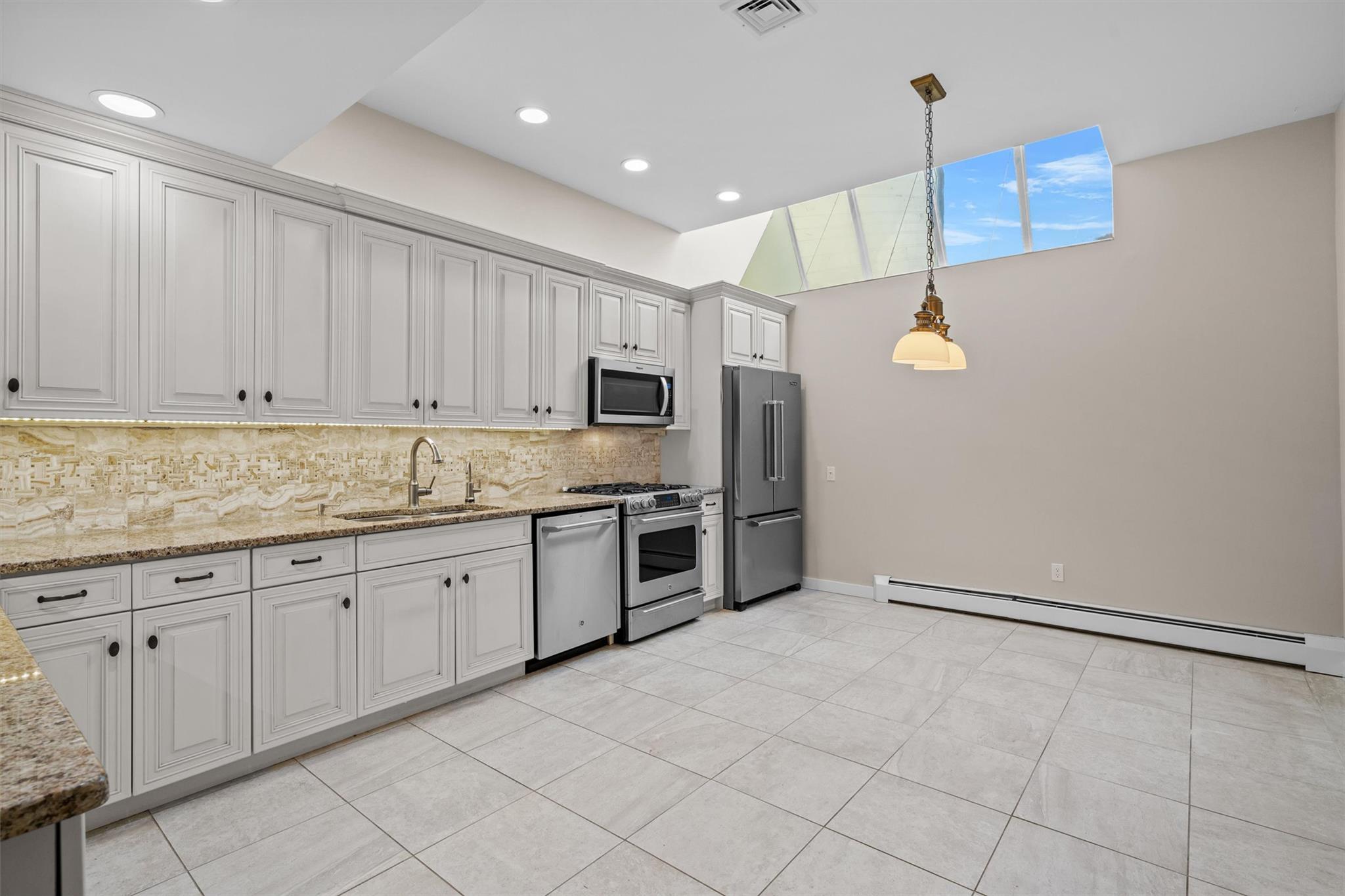 6 Chippewa Court