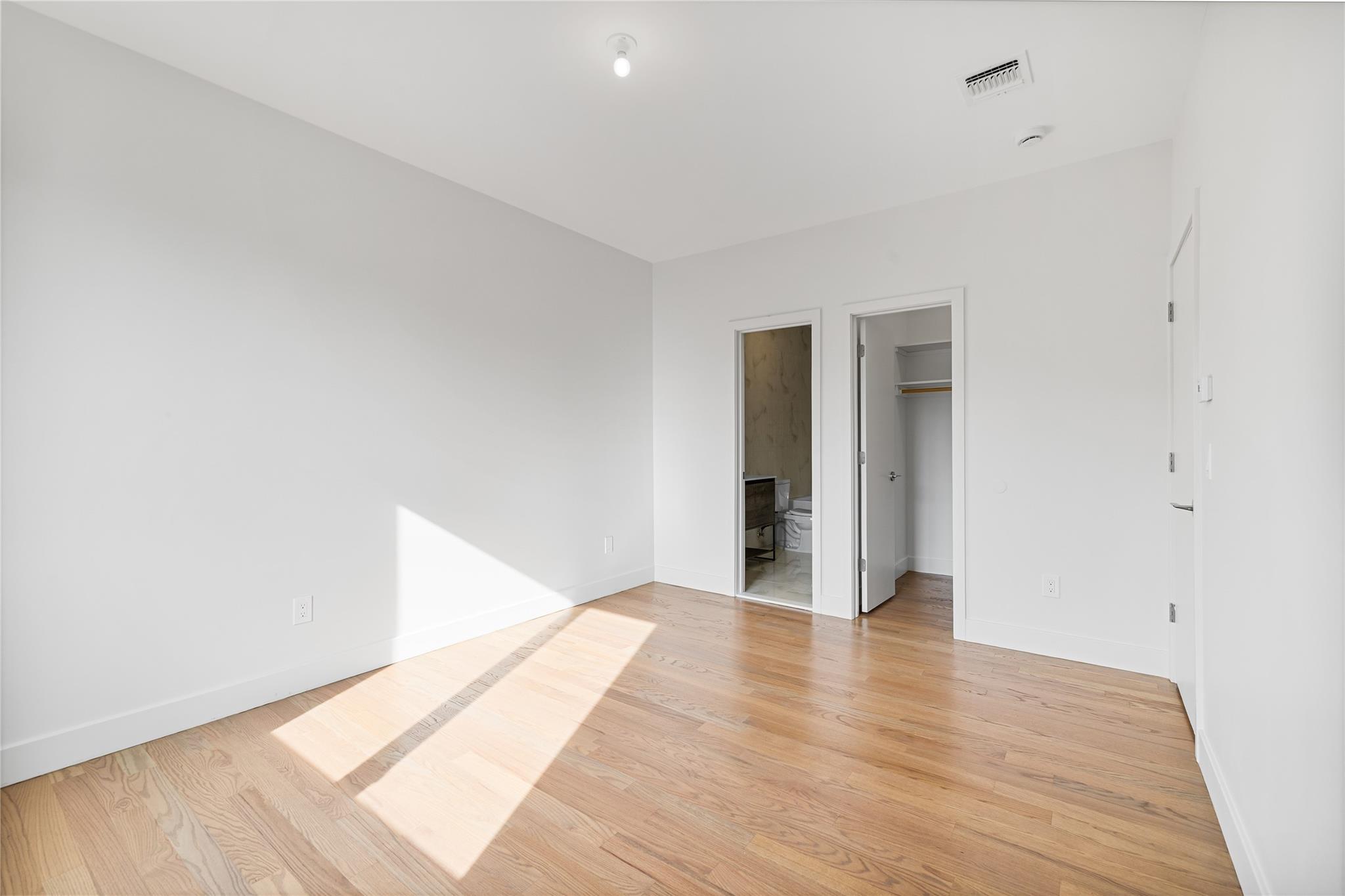 3 E Funston Avenue Unit: 323