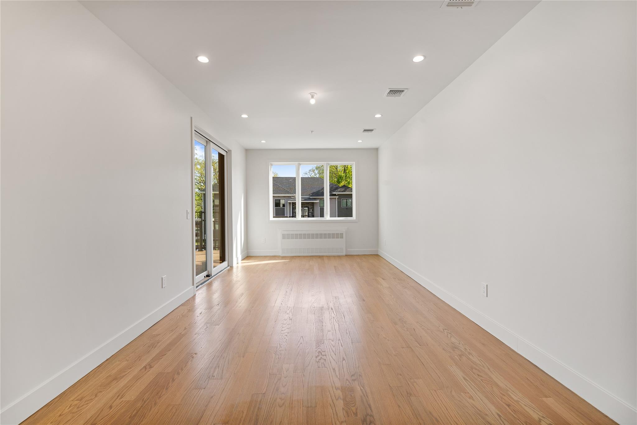 3 E Funston Avenue Unit: 323
