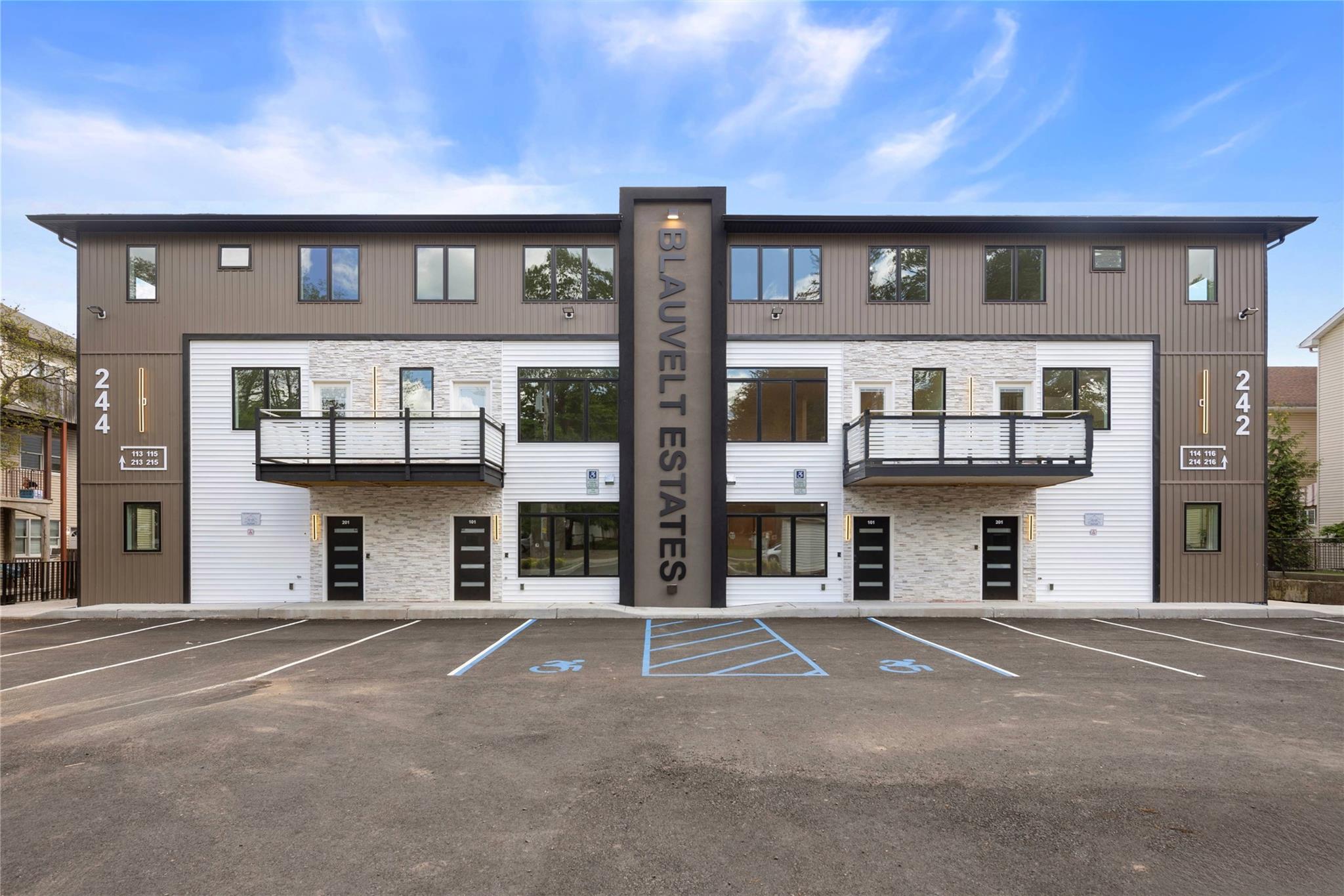 244 Blauvelt Road Unit: 213