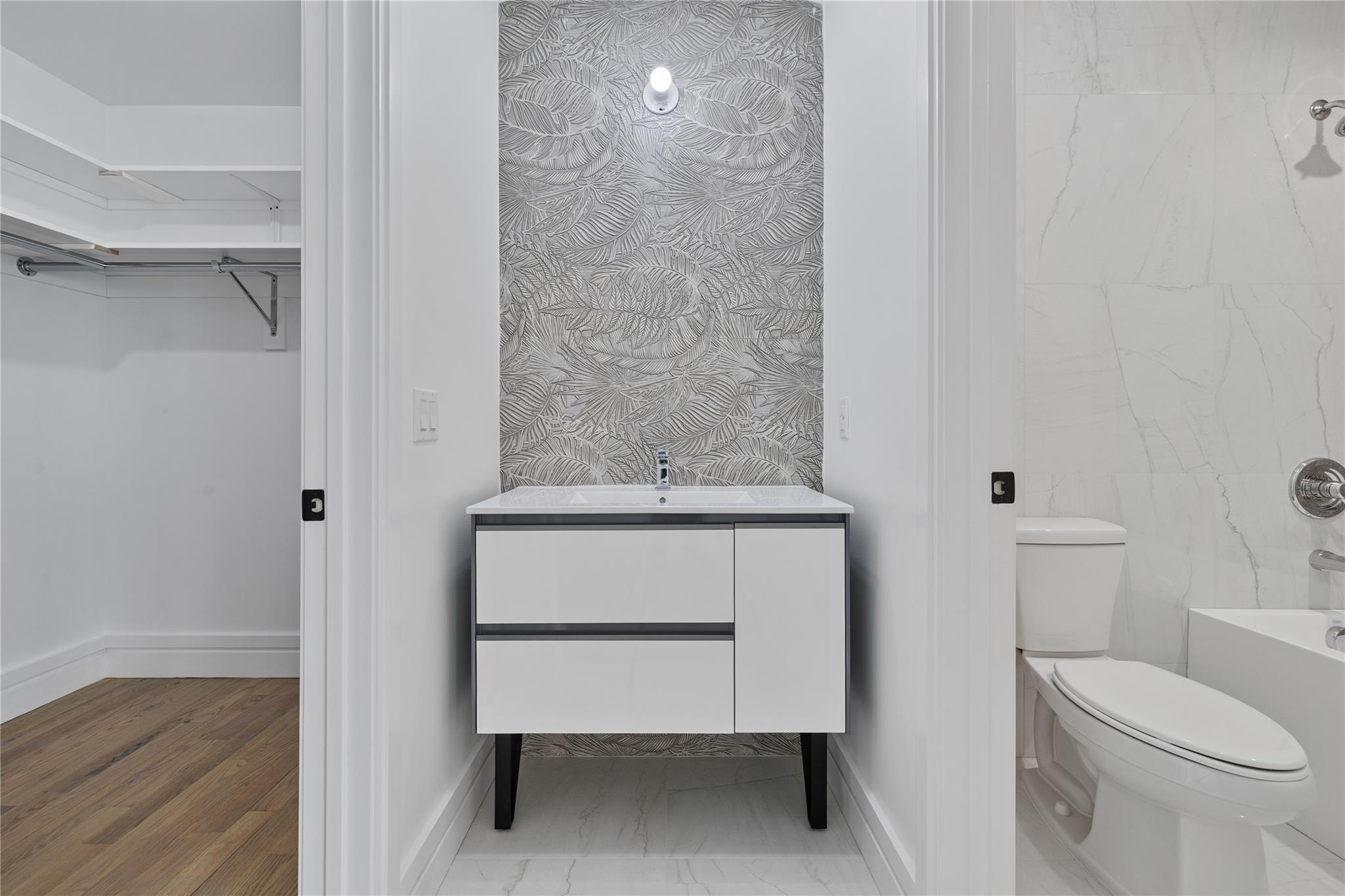 244 Blauvelt Road Unit: 213