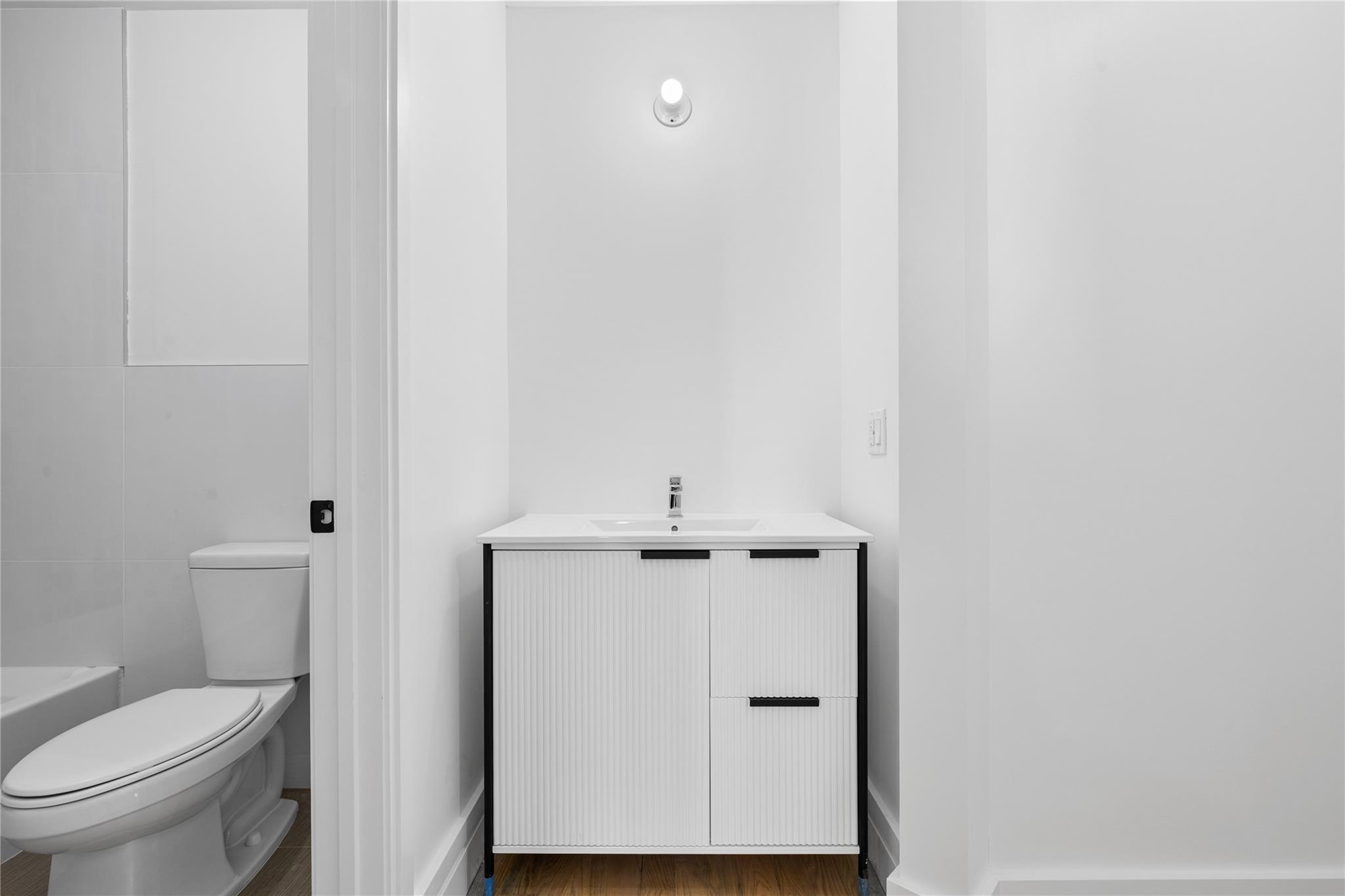 244 Blauvelt Road Unit: 213