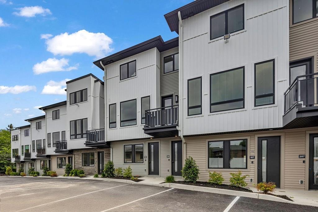 17 Union Road Unit: 208