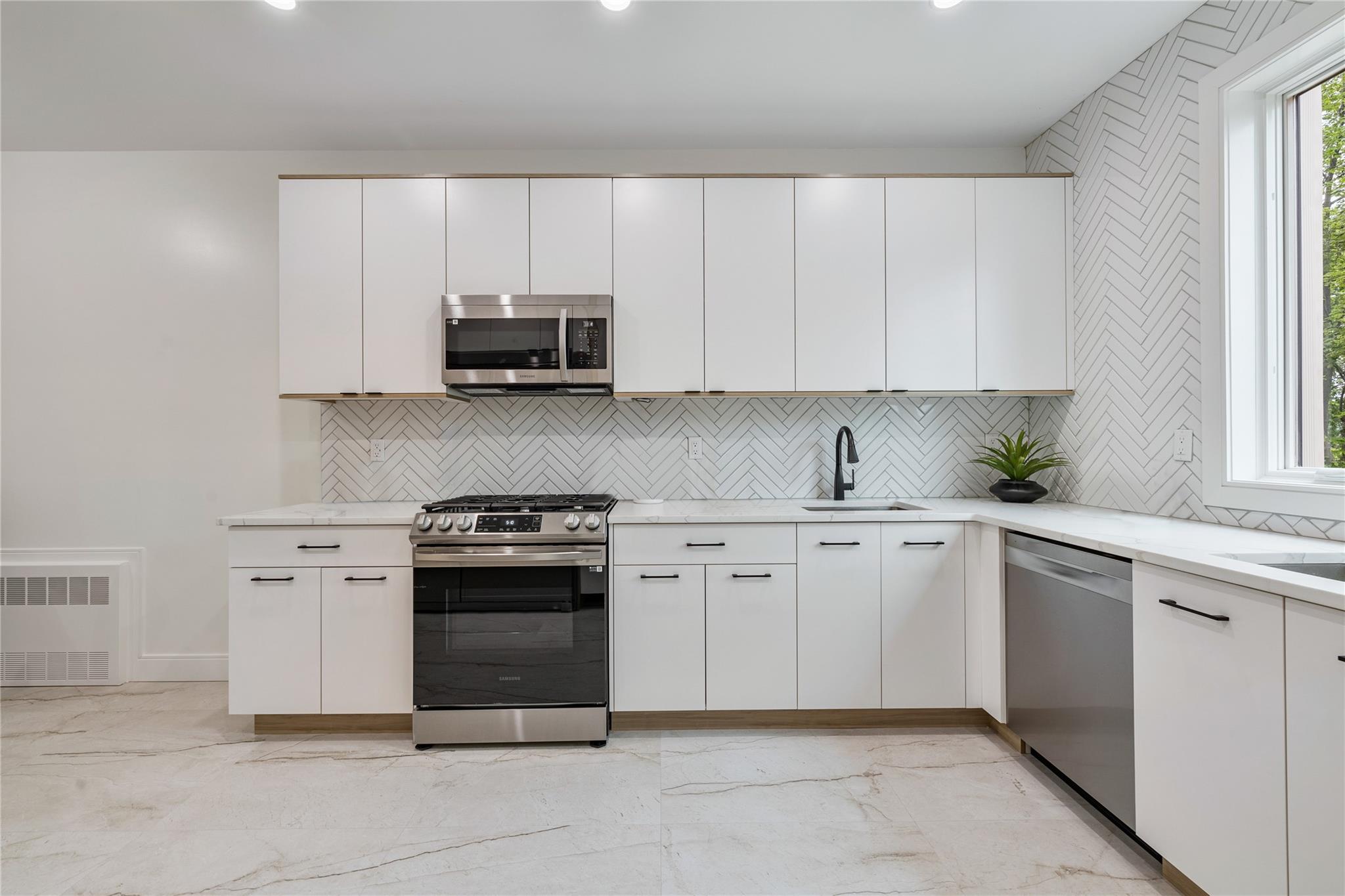 17 Union Road Unit: 208