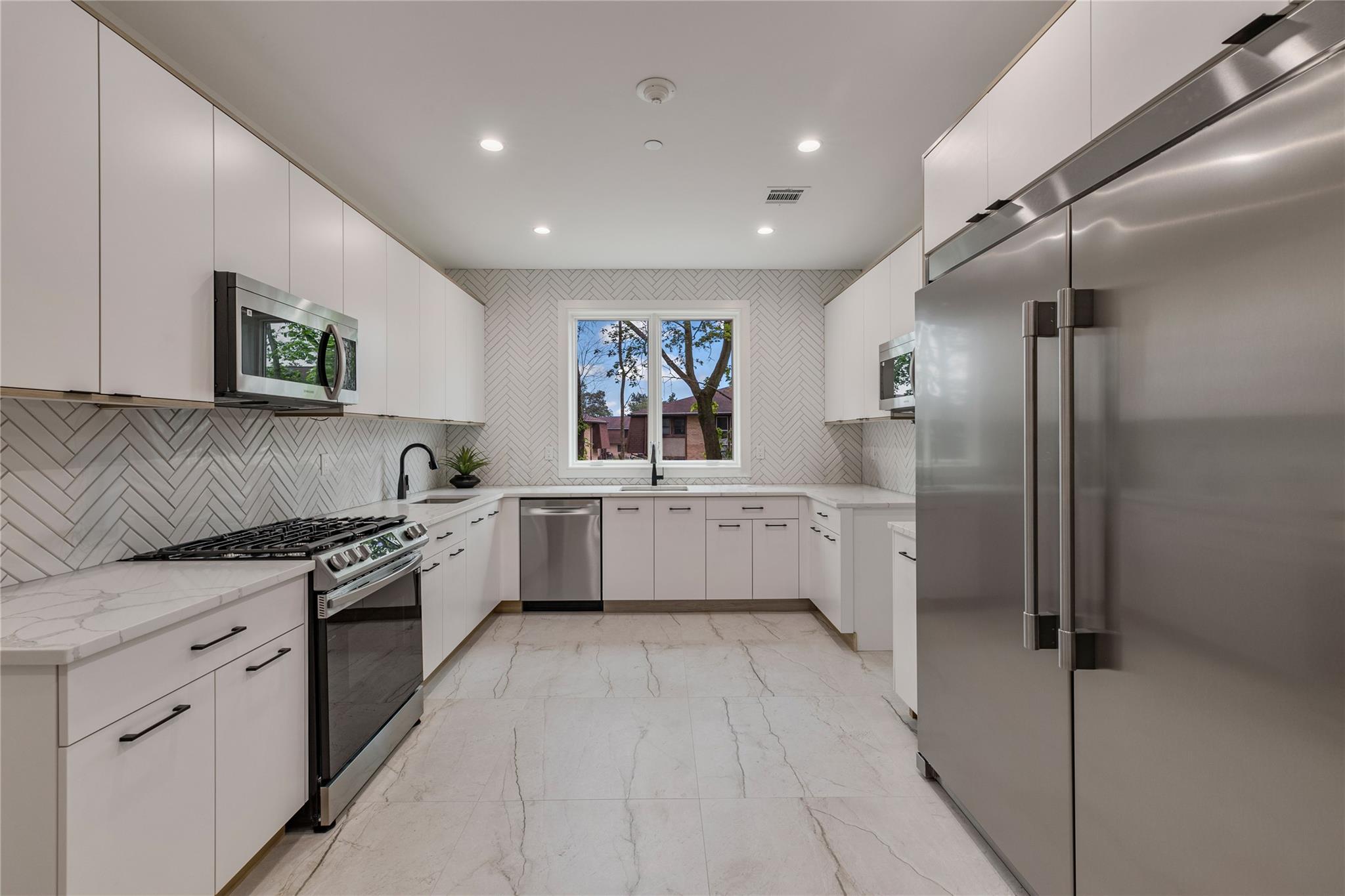 17 Union Road Unit: 208