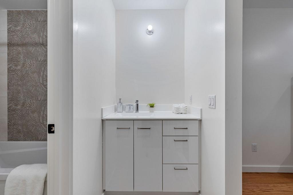 17 Union Road Unit: 208