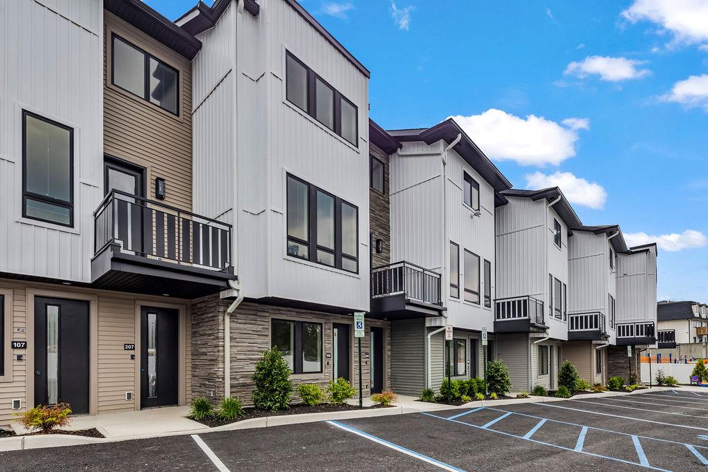 17 Union Road Unit: 208