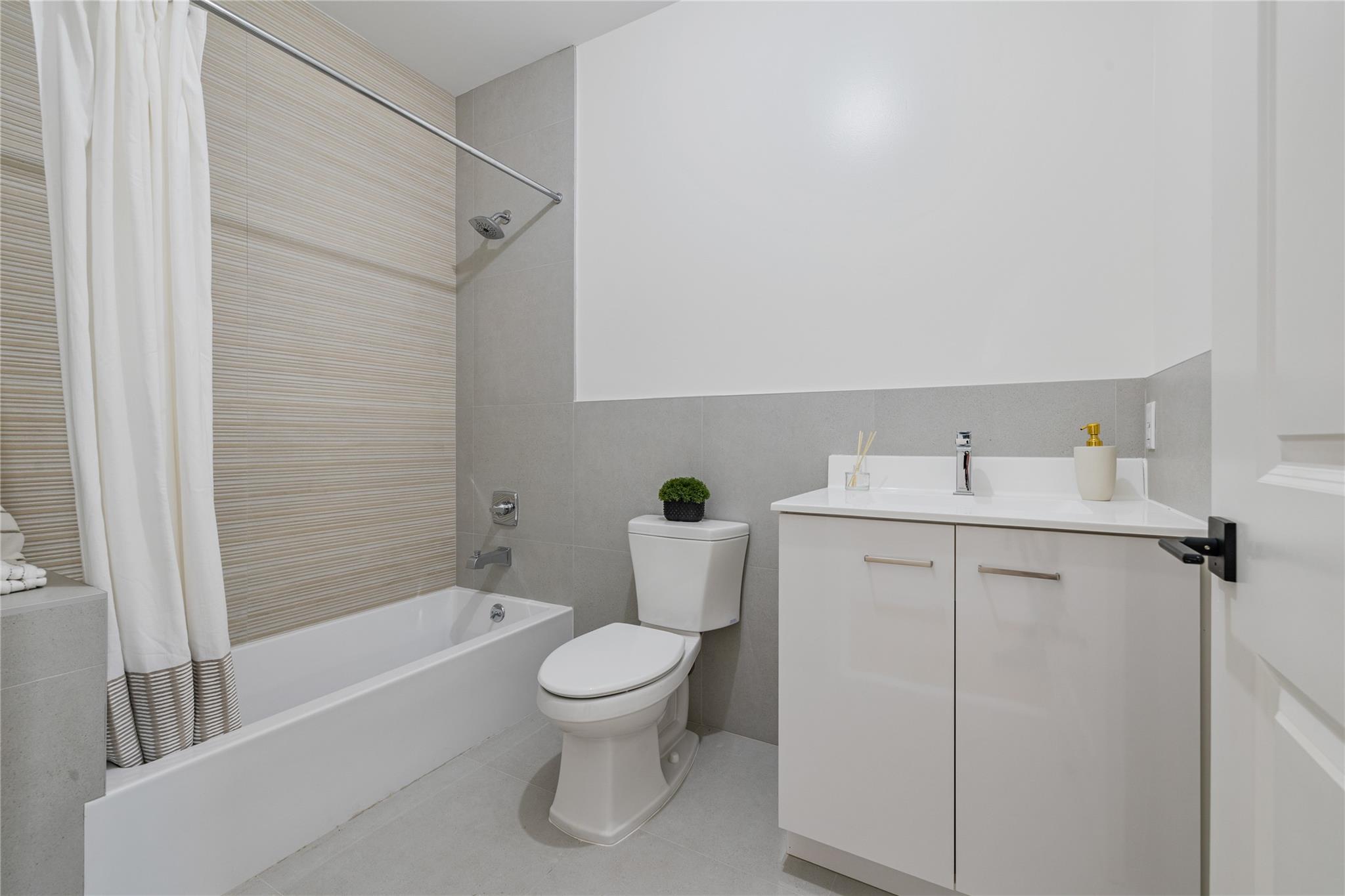 17 Union Road Unit: 108