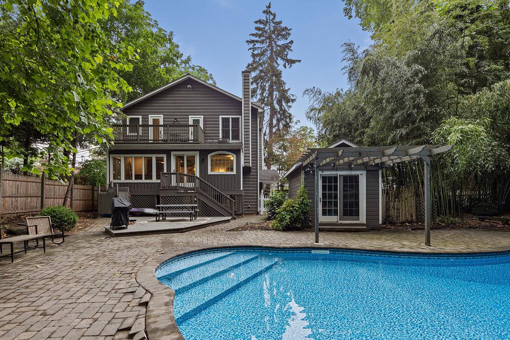 41 River Road