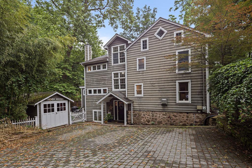 41 River Road