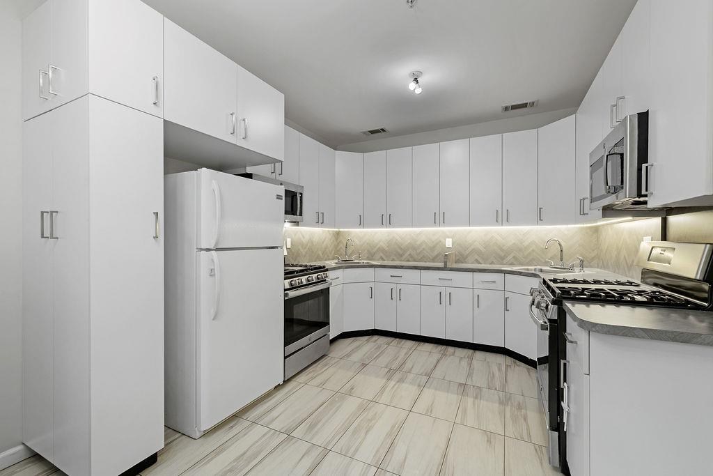 63 Blauvelt Road Unit: 106