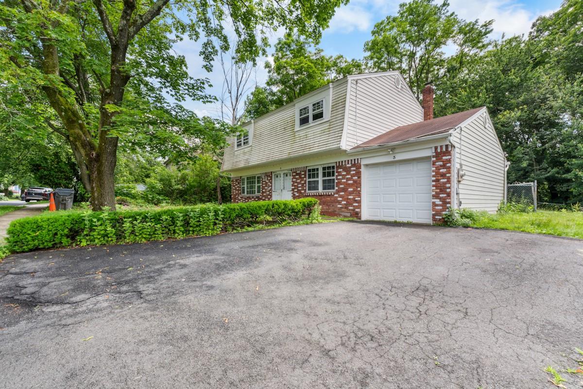 3 Valley Drive