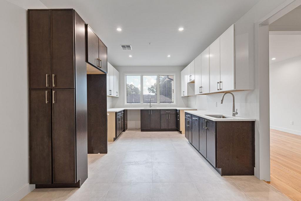 3 E Funston Avenue Unit: 321