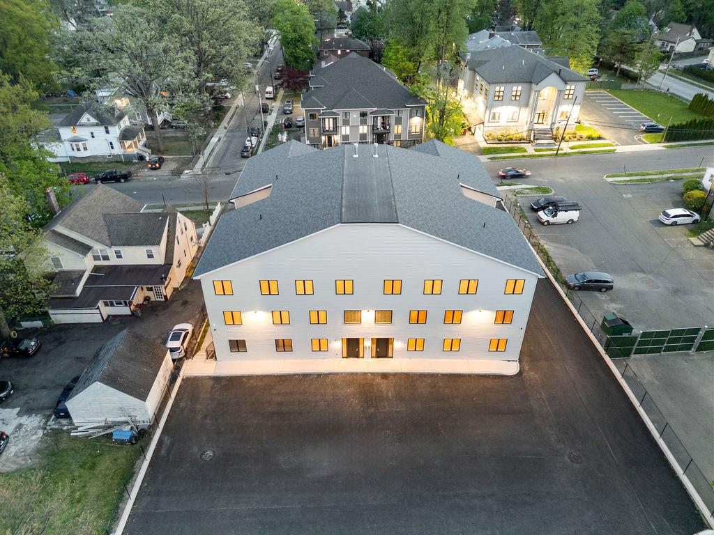3 E Funston Avenue Unit: 321