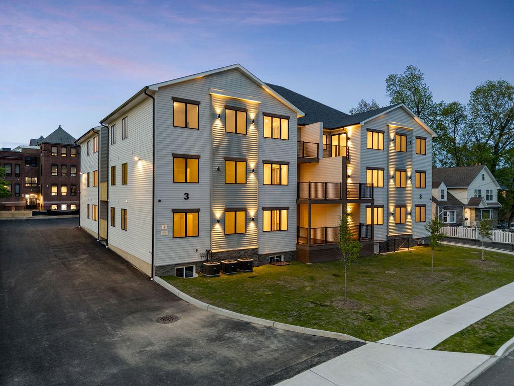 3 E Funston Avenue Unit: 321